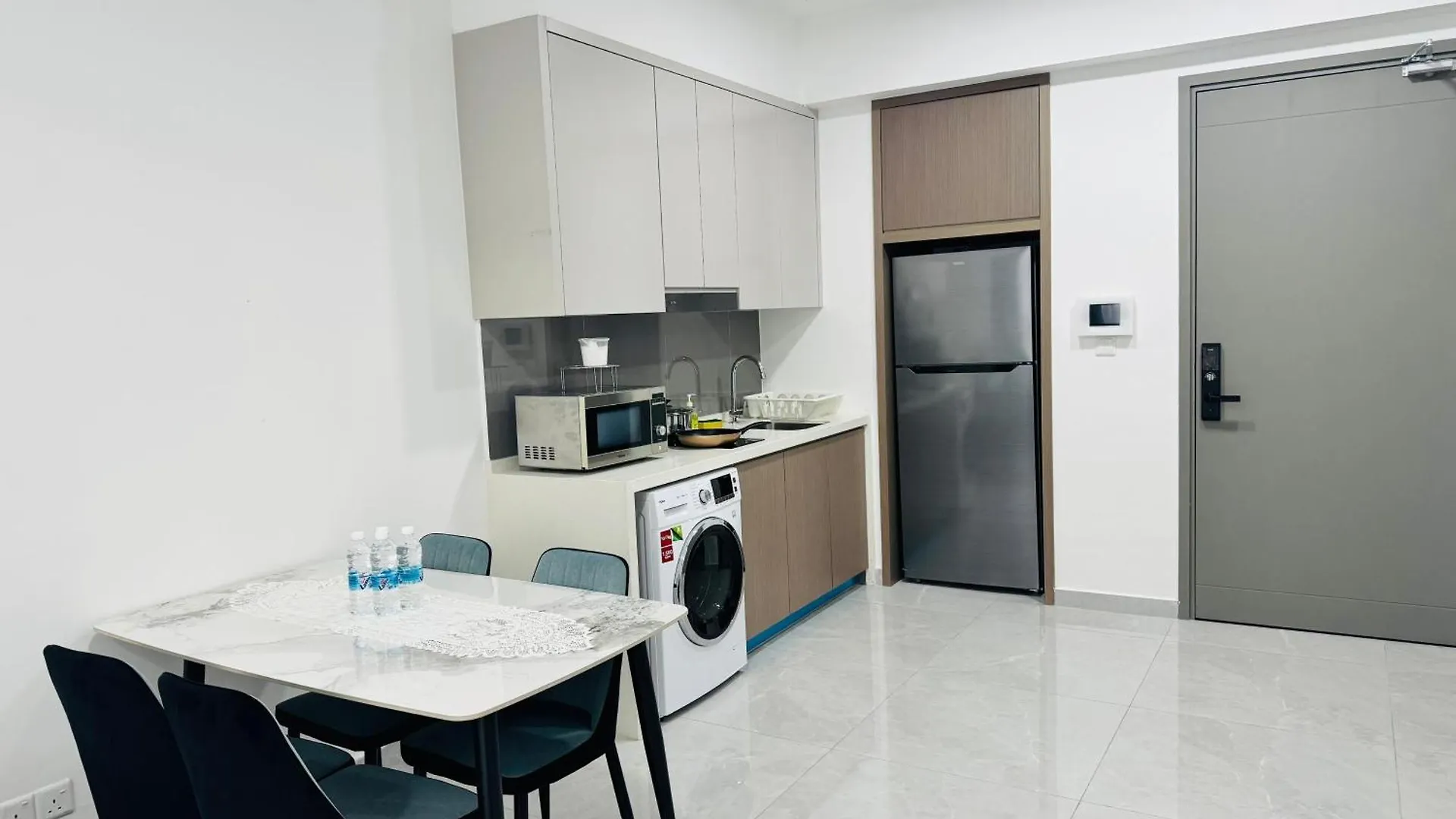 Agile Crown Suites Malaysia Kuala Lumpur